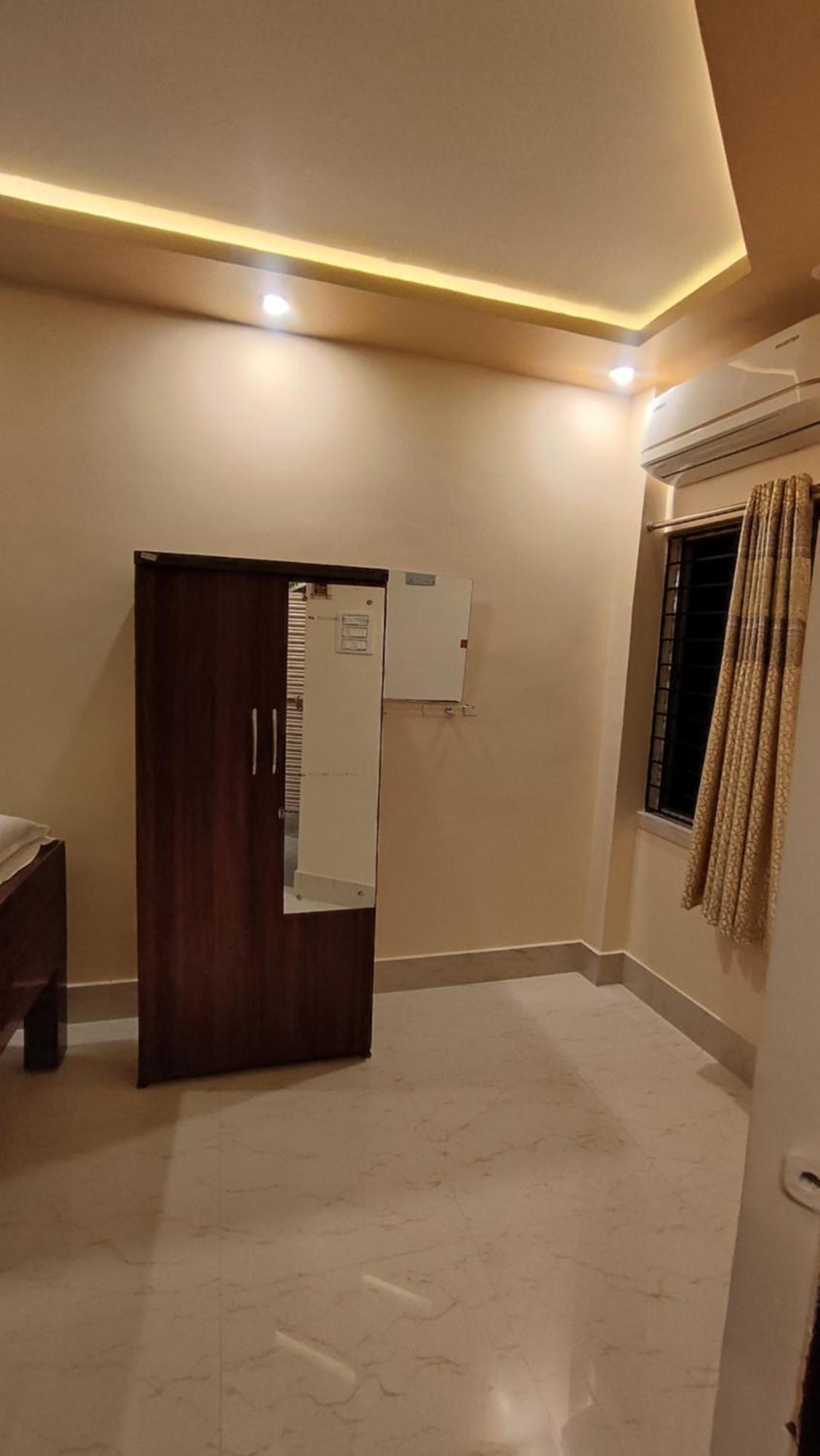 Urban Sky Apartment Shanti Niketan Room photo
